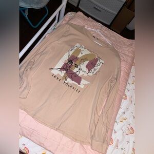 Women’s long sleeve top